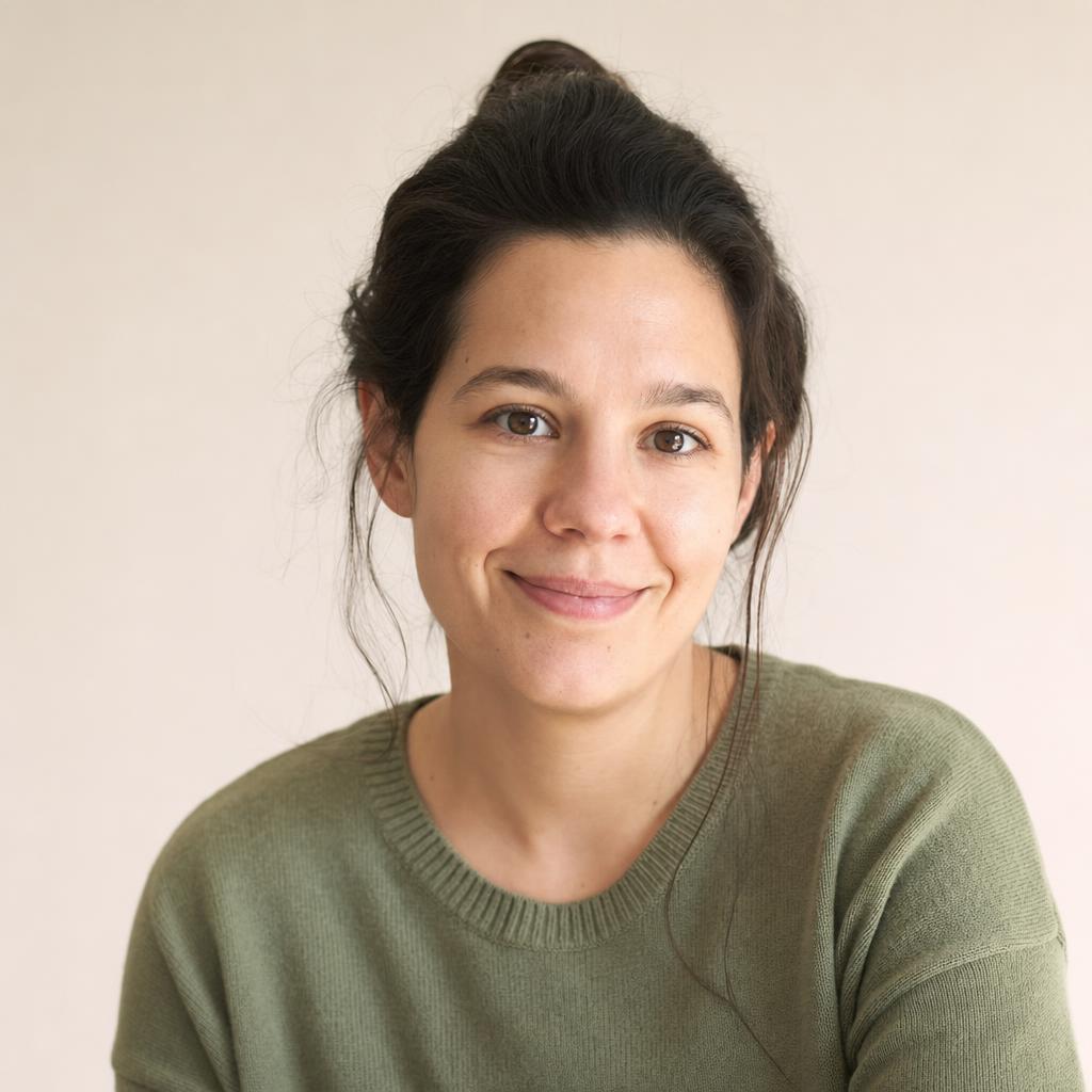 Eszter, ügyintézés-kísérés, portré.